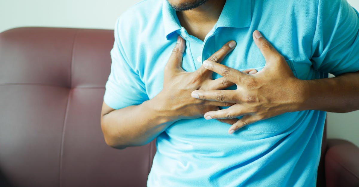 Quels sont les signes d'une crise cardiaque à surveiller ?