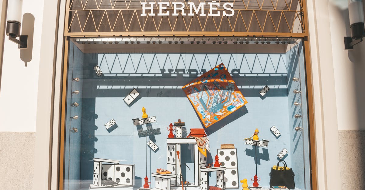 Qui est Hermès et quelles sont ses caractéristiques clés ?
