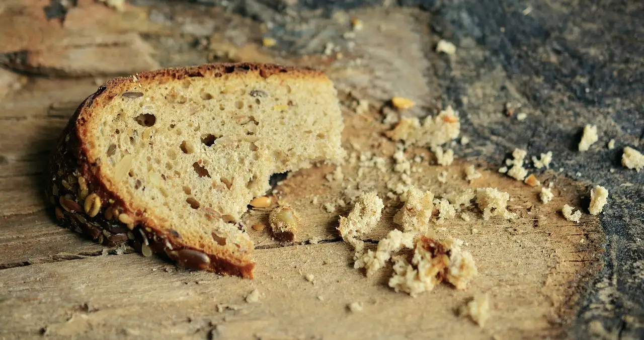 Comment rendre une croûte de tarte croustillante avec de la chapelure ?