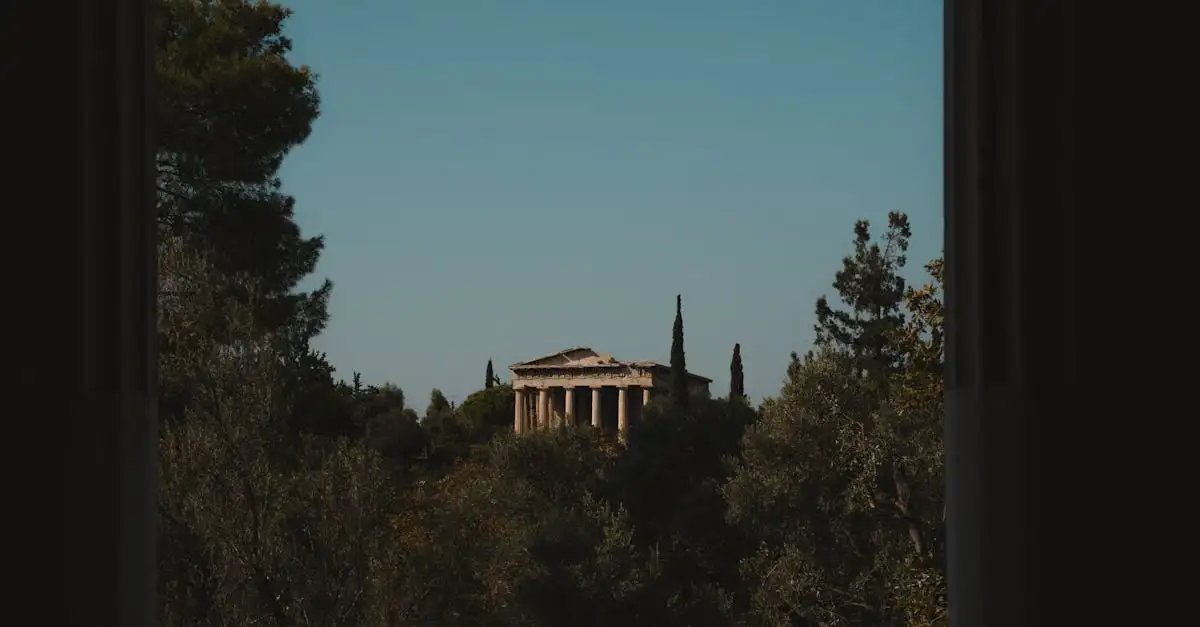 Quel est l'origine de la démocratie à Athènes ?