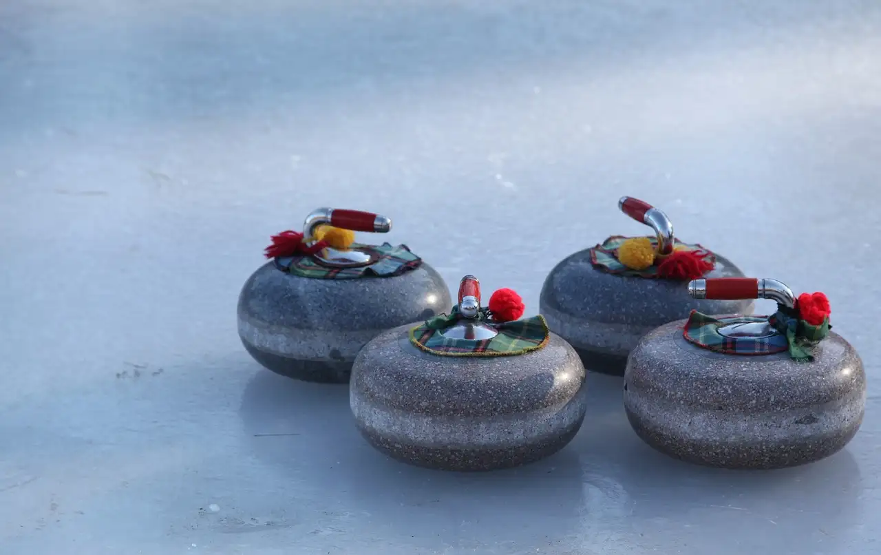 Quel rôle le curling a-t-il eu aux premiers JO d'hiver ?