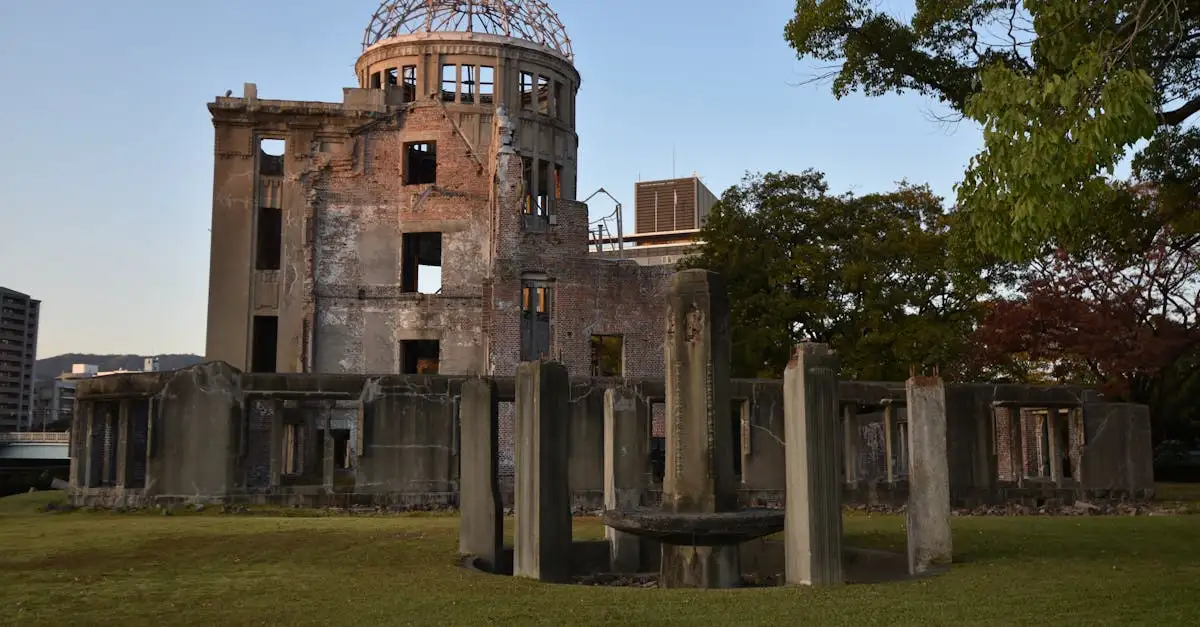 Quelle ville japonaise a subi la première bombe atomique ?