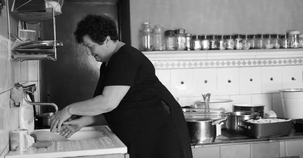 Comment déboucher un évier avec bicarbonate et vinaigre ?