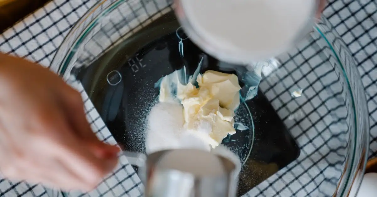 Comment bien mélanger le beurre dans une pâte à gâteau ?