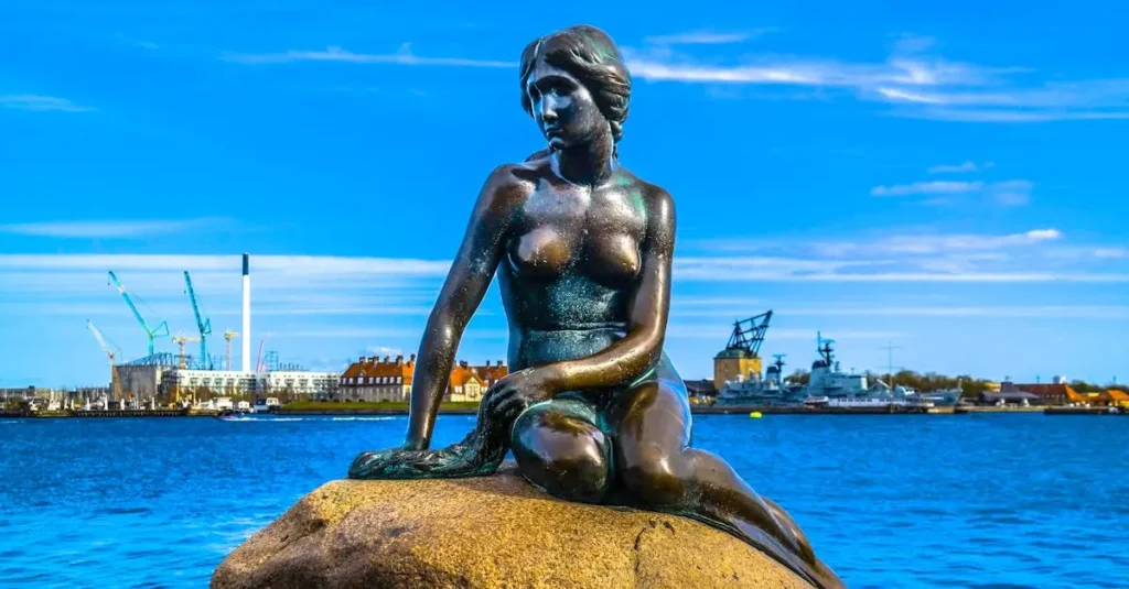 Quelle ville danoise abrite la Petite Sirène ?