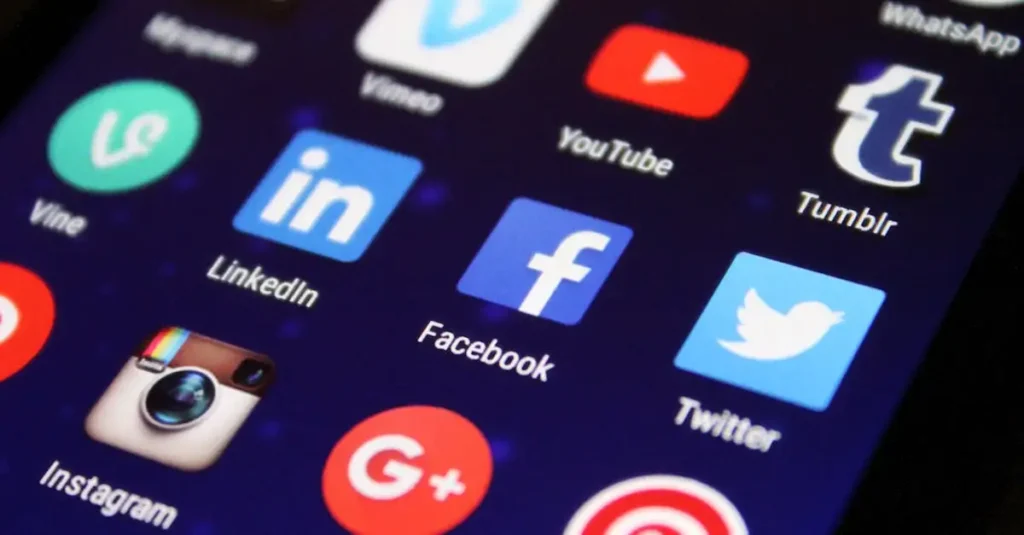Quel est l'impact de Facebook sur notre usage de l'ordinateur ?