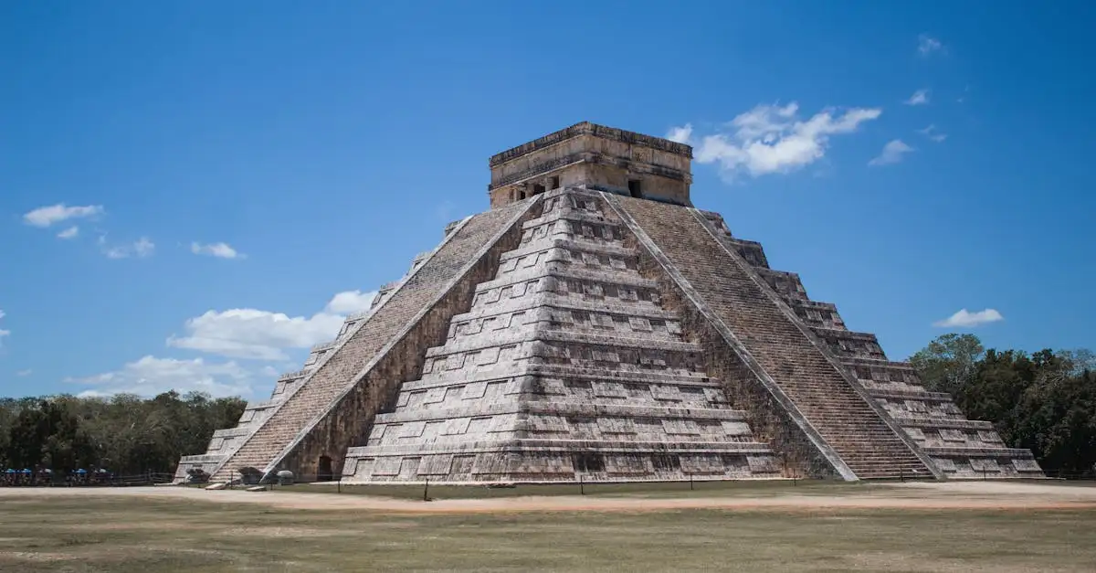 Quelle est la célèbre pyramide à degrés du Mexique ?
