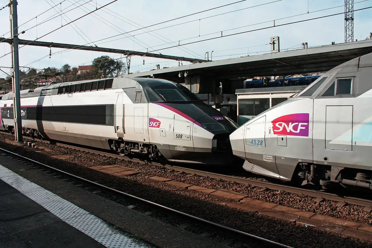 Quels sont les bénéfices des trains à grande vitesse pour les pros ?