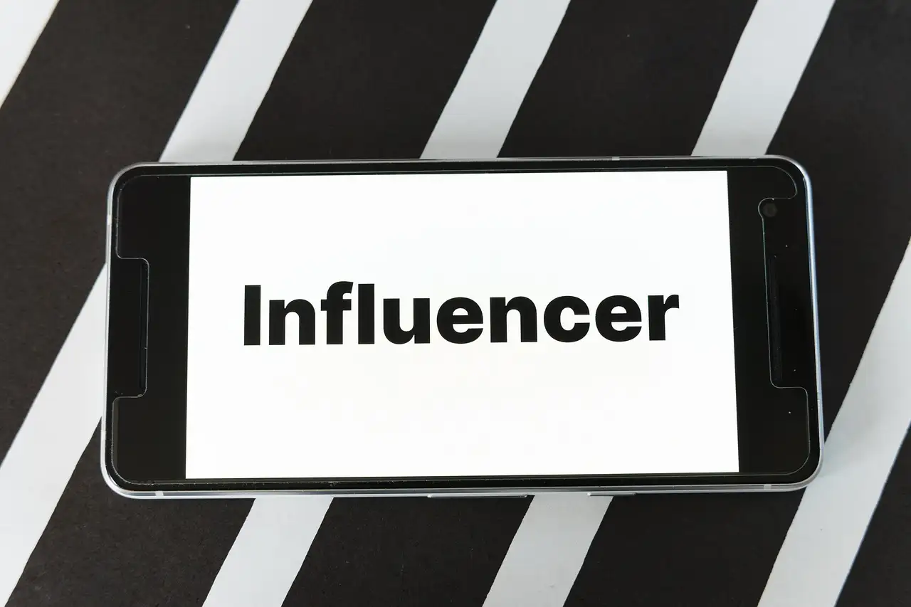 Comment devenir influenceur et réussir sur les réseaux sociaux ?