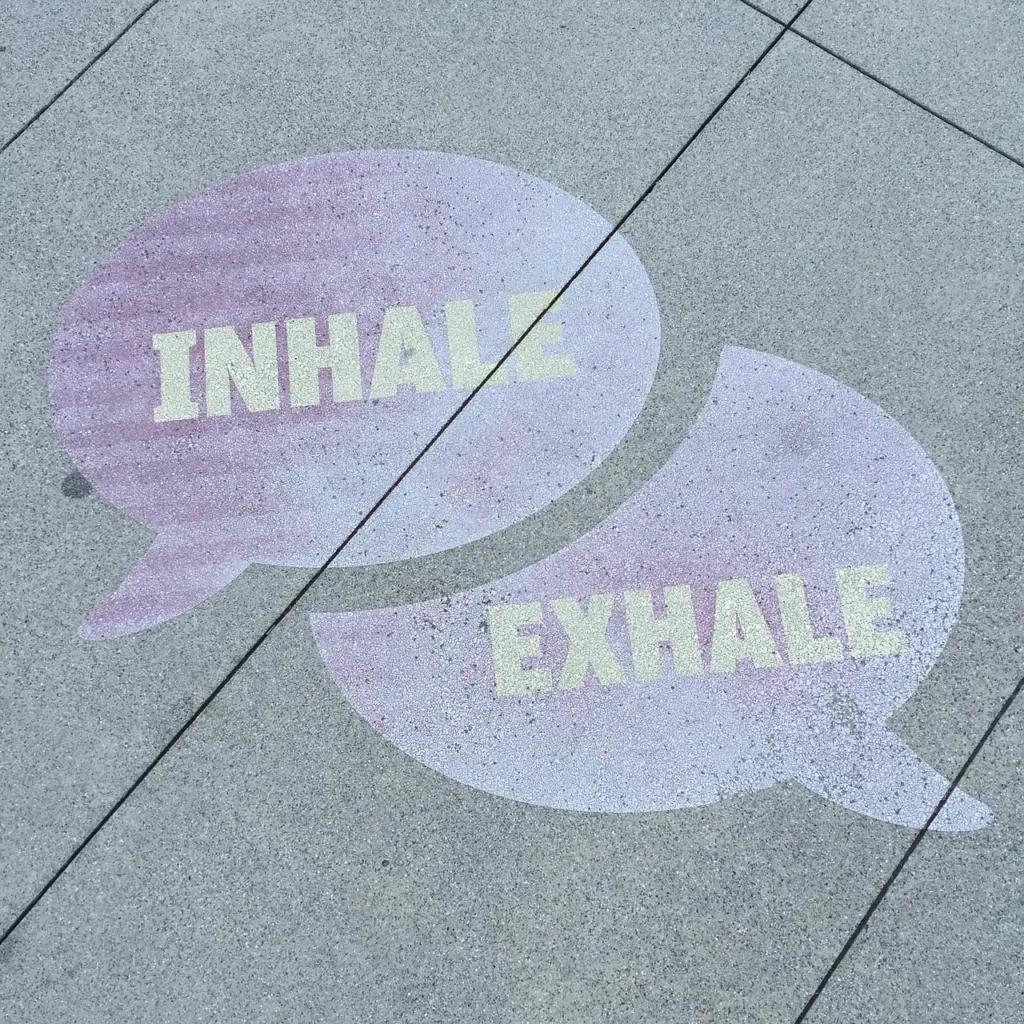 Comment utiliser un inhalateur avec une chambre d'inhalation ?