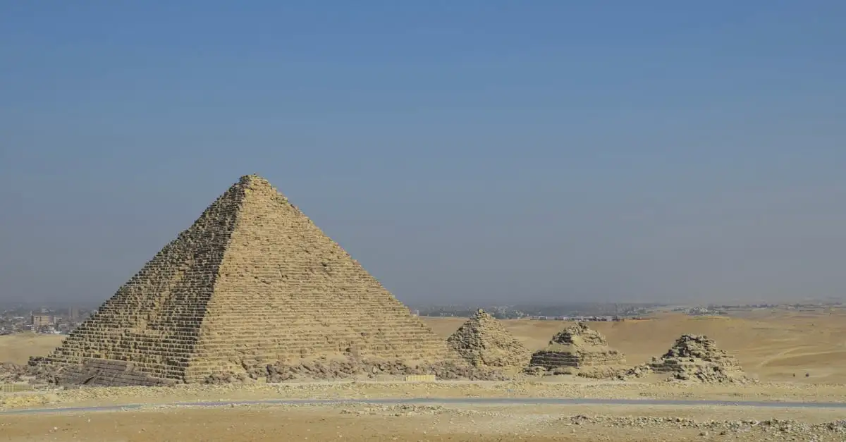Quelles sont les causes de la chute de l'Ancien Égypte ?
