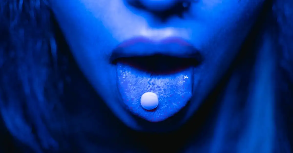Quel morceau de langue sort de la bouche ? Découvrez-le ici !