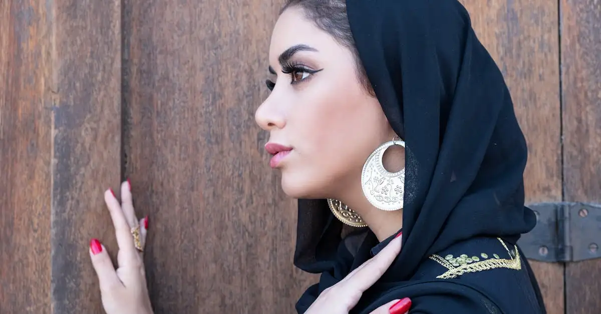 Quelle couleur de vernis à ongles pour une tenue noire ?