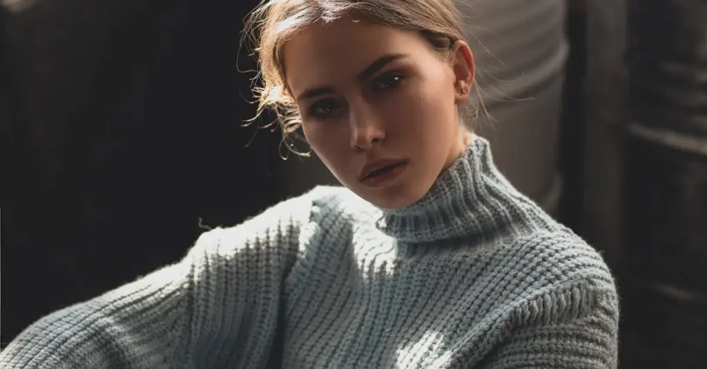Quelle couleur de vêtements pour sublimer les cheveux gris ?