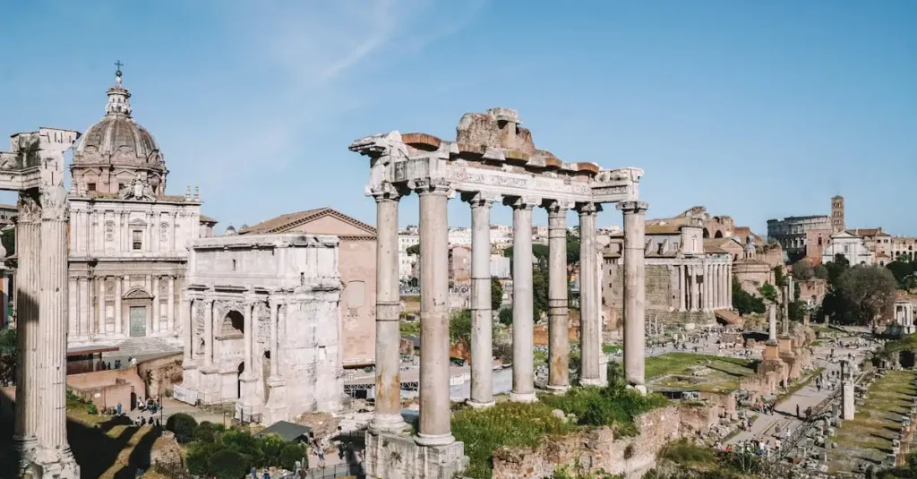 Quelle était l'importance historique du Forum Romain ?