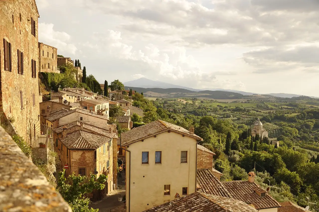 Quelle ville italienne médiévale est célèbre pour ses banques ?