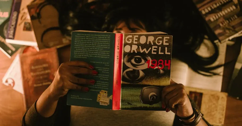 Qui est l'auteur du célèbre roman dystopique 1984 ?